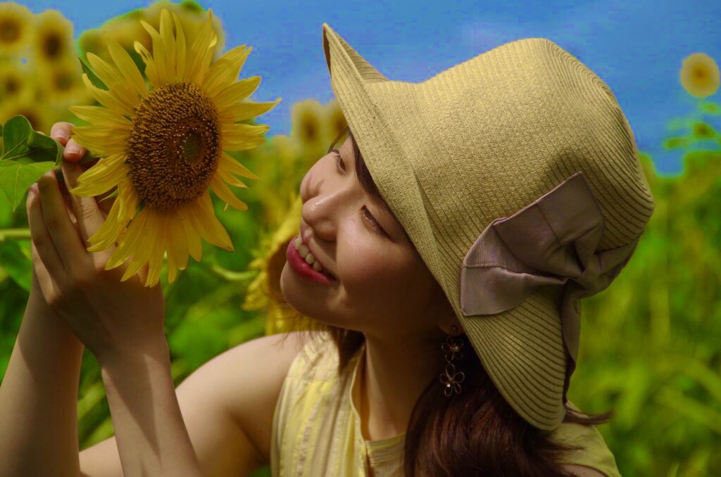 SaidaEmi's tweet photo. 10年間お世話になった、劇団ひまわりを昨日退団しました🌻

ひまわりで沢山の人に出会って、今の自分があります。
沢山の人との出会いに感謝して、
学んだこと一つ一つをしっかり胸に留め、
自分の夢に向かって、これからも歩んで参ります！

10年間お世話になりました😊🌻 https://t.co/b8VUdPogFF