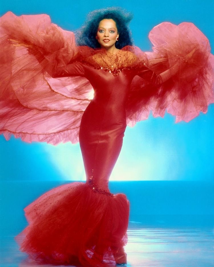 Happy 77th birthday to the glamorous fashion icon & legend, Diana Ross 