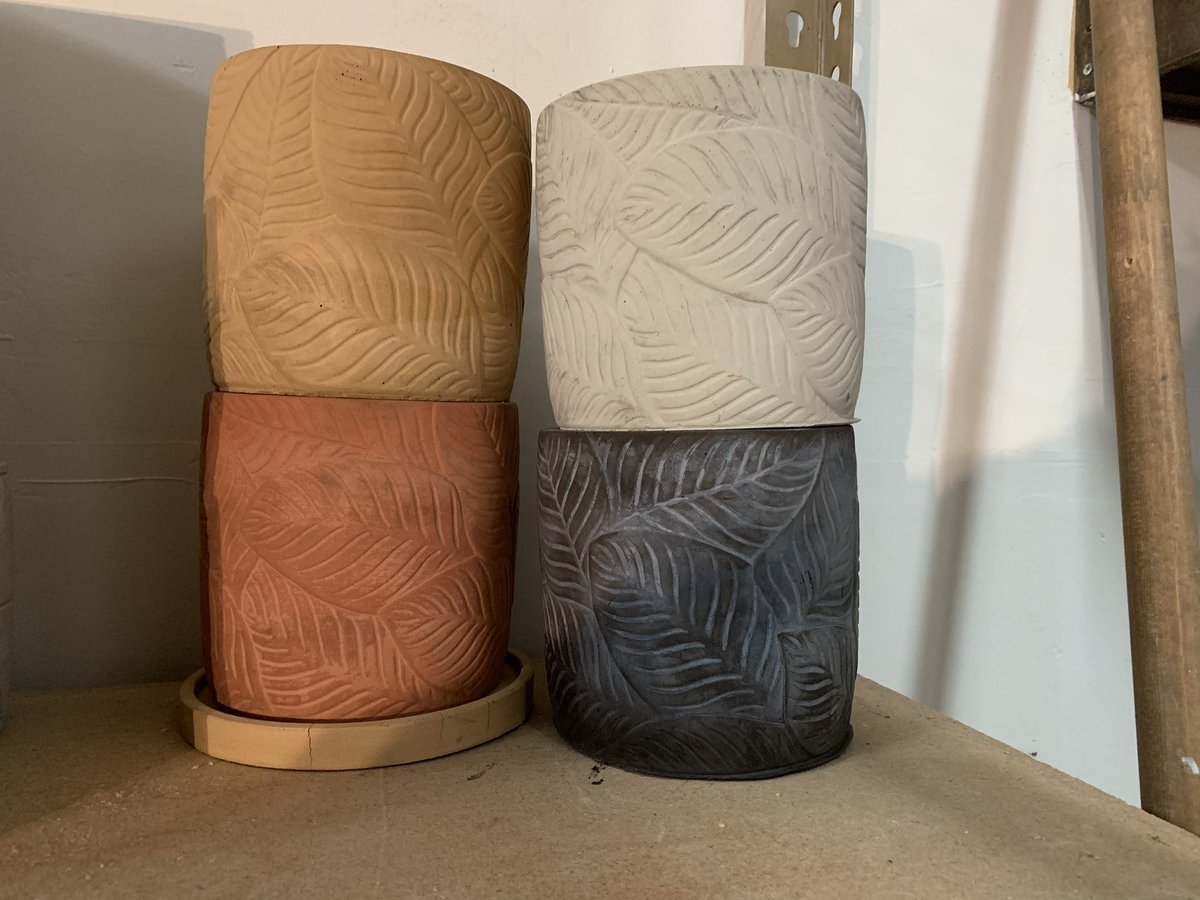 loafmeat_'s tweet photo. selling some of the planters/coasters we’ve been making this winter, all the planters have drainage holes. DM me if ya want some! 👹 https://t.co/IQNuKKLwgs