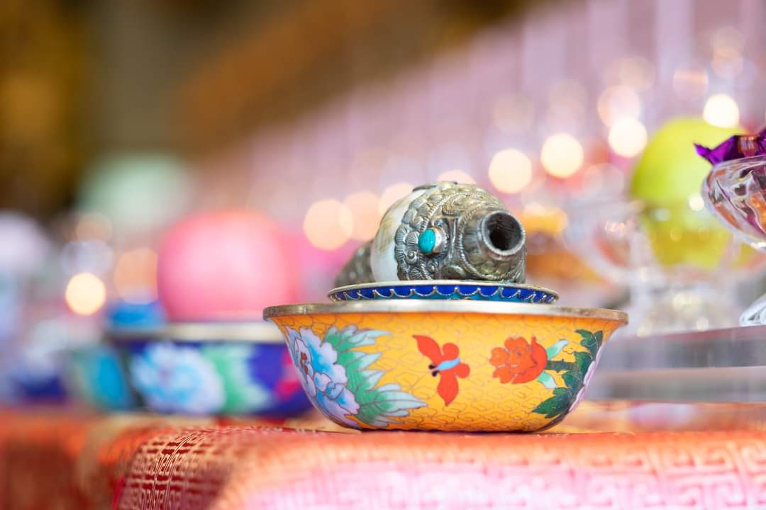 可能我在这个短暂的人生过程中，这一生中，对这个社会能传递的最真实的也就是三皈依，足够了，其他的没有啥作为。审视过了，在三皈依上，的确是整个命运就改变了，是改变的缘起。所以这几十年来我就是三皈依，不传其他什么，下面就是念佛，讲念佛、传三皈依，基本上就是我长年累月的事情，没其他作为。