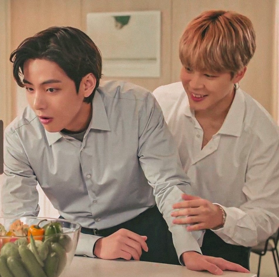 taeunfold's tweet photo. taehyung and jimin's friendship is all what I want ♡!! https://t.co/q3XnvIMwH9