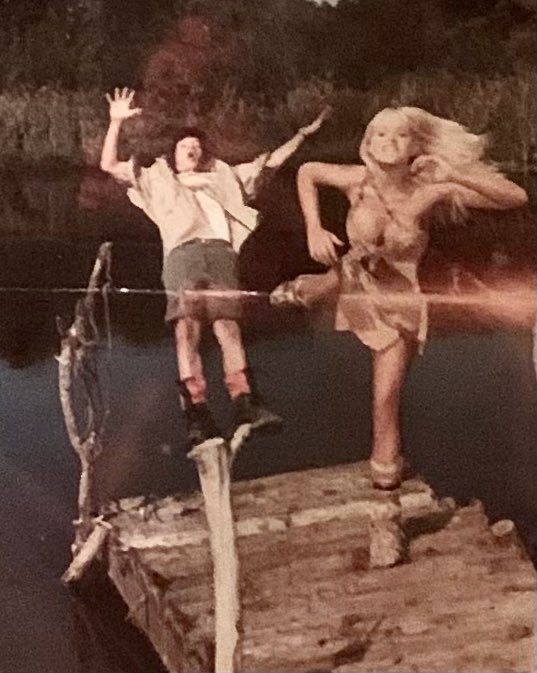 BillSchulz's tweet photo. My 2001 “Stuff Magazine” (RIP) photo shoot/profile of @GenaLeeNolin on the set of “Sheena: Queen Of The Jungle”. @MorninBillAndJo #TheChimpsStuntDouble #LateThrowbackThursday https://t.co/2WTv1VOYj3