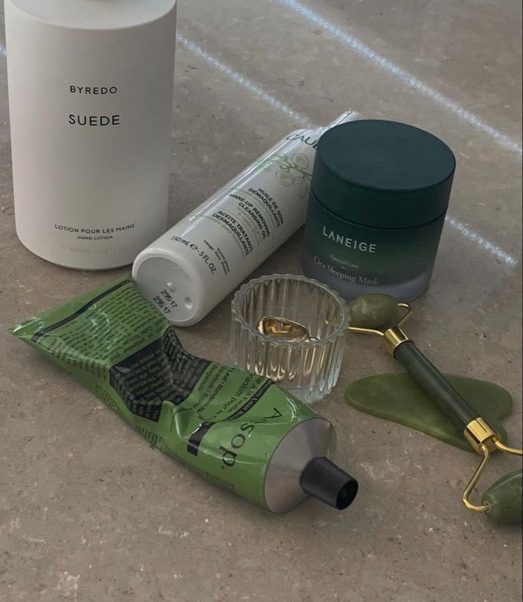 RealSleepCo's tweet image. What does your bedtime routine look like?