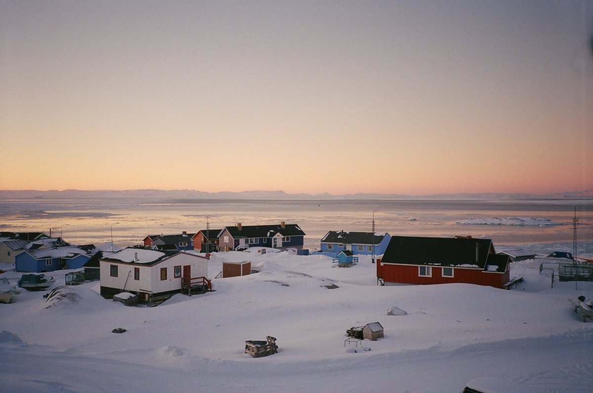 quinnslcm's tweet photo. greenland film https://t.co/WvsUpB08jf