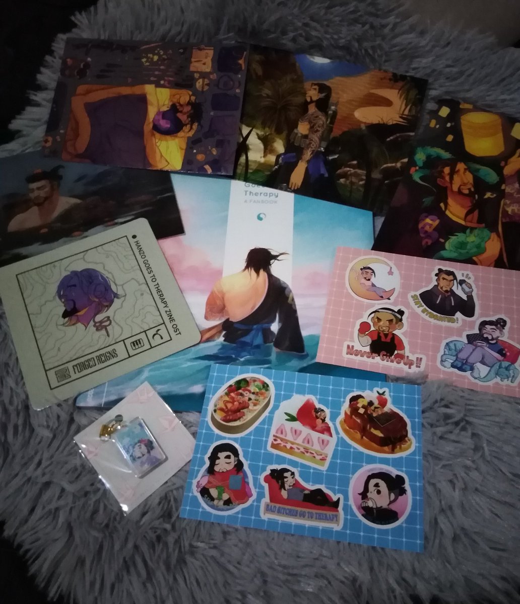 Thank you so much <a href="/ghostcrebs/">ralee 💙🌙</a>, <a href="/HAEDRAULICS/">minh 🇵🇸 inactive</a> &amp; <a href="/hnzotherapyzine/">Hanzo Goes to Therapy Zine 🌱</a>!! The anticipation of waiting for the zine finally come to an end as the zine has arrive to my doorstep! Aaa!! Good timing too! (just before i went off to work!) aa! Thank you thank you!!