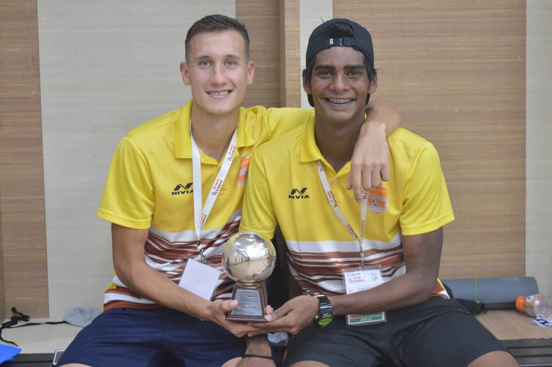 Happy dressing room!

#CCFC #HeroILeague2021 #ChennaiCityisBack