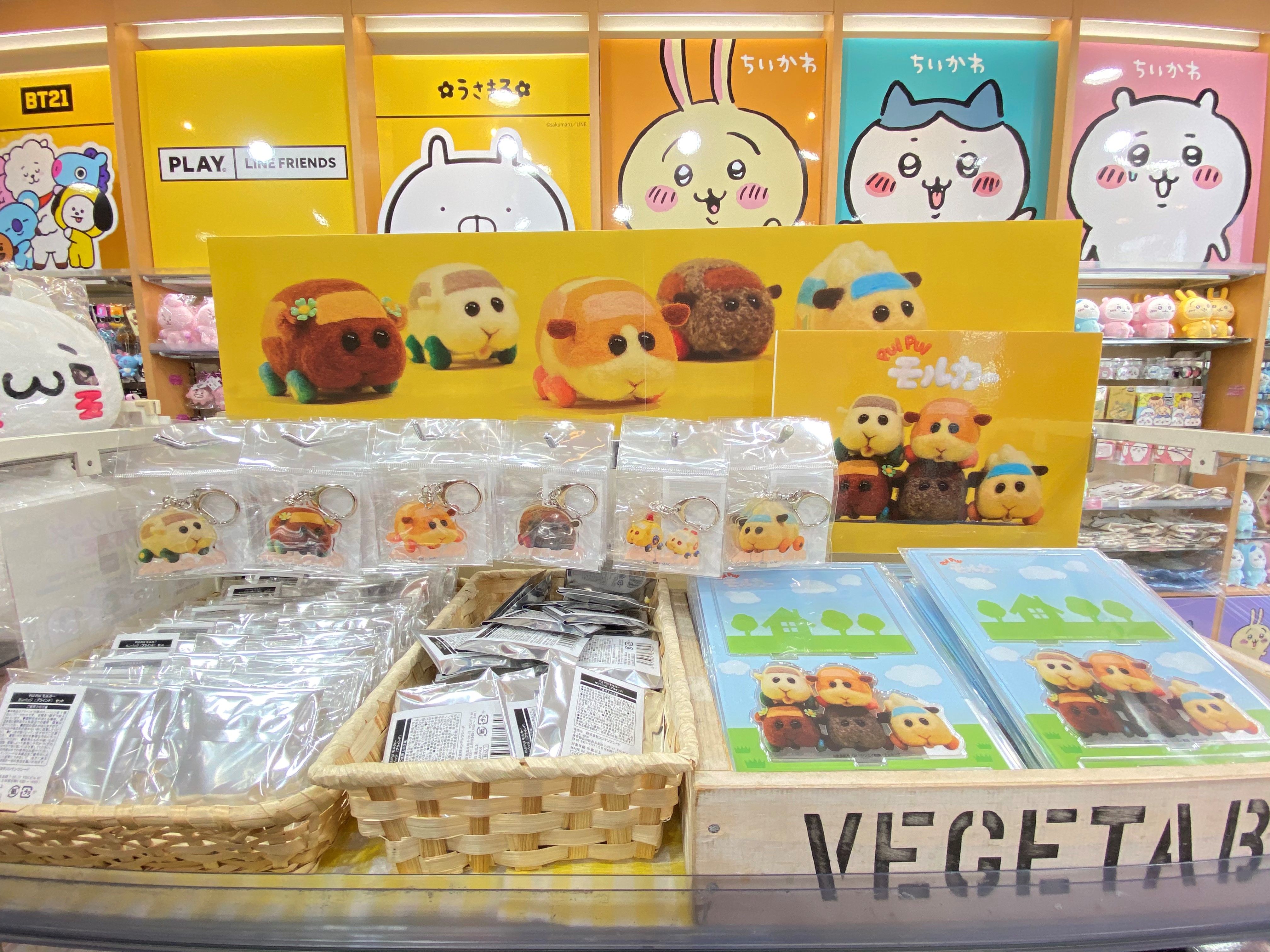 キデイランド原宿 公式 キデイランド原宿店１f 話題の Puipuiモルカー グッズが原宿店に入荷しました 現在 缶バッジ キーホルダー ジオラマがございます 缶バッジの全種揃うセットは税込2 0円です モルカー Puipuiモルカー