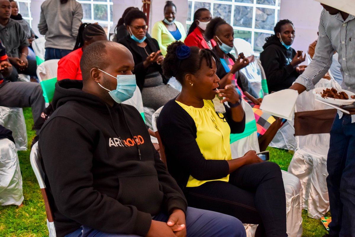 CropnutsAgtech's tweet photo. Our Q1 began with a culture of excellence, being remarkable, innovative and doing the right thing.

At Cropnuts, we value a #HappyCulture of celebrating the people who make the brand, and we have fun while at it!

#EasyFriday 
#HappyCulture https://t.co/WsLs3hNiFS