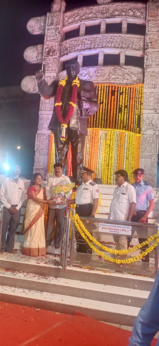 PawanR88's tweet photo. रोजी माता रमाबाई आंबेडकर नगर येथे नगरसेविका सौ रुपाली सुरेश आवळे यांच्या प्रयत्नाने  अग्निशमन केंद्राचे उद्घाटन आदरणीय भीमराव आंबेडकर साहेब यांचा उपस्थित  करण्यात आले .
@CMOMaharashtra @OfficeofUT @AUThackeray @ShivSena https://t.co/28lFTmkQA4