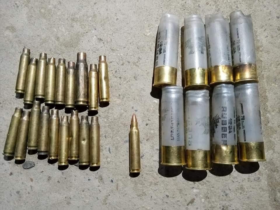 nslwin's tweet photo. South Dagon, Yangon — Mar 25 night

• 1 civilian shot dead by Terrorists ( #Myanmar security forces)

• at least 10 injured

• about 20 abducted 

#WhatsHappeningInMyanmar #MilkTeaAliance #Mar26Coup https://t.co/80bTLZSEHD
