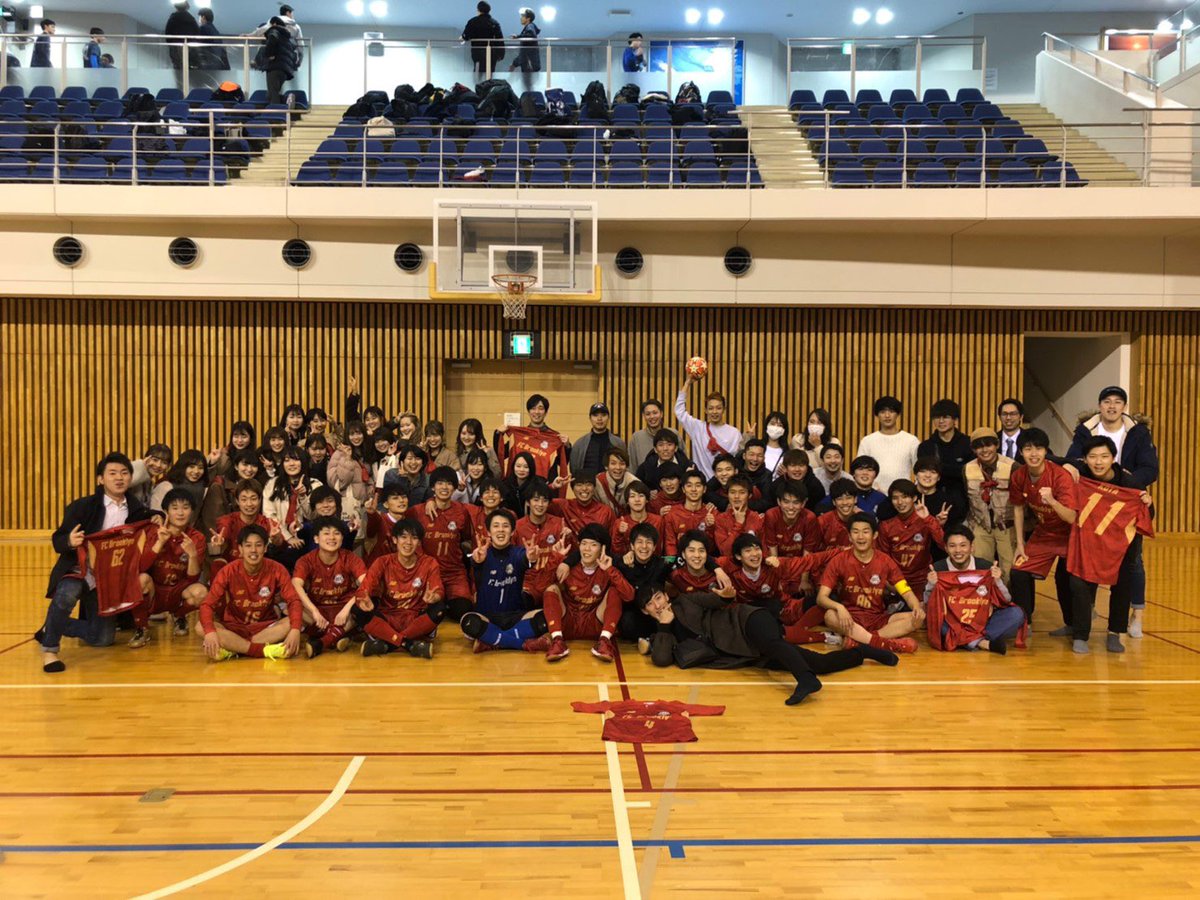 brooklynfootbal's tweet photo. 新入生の皆さん！そして新2年生の皆さん！Brooklynはサッカー、フットサル経験者の方はもちろん、未経験の方も関係なく男女仲良くフットサルや色んな遊びを楽しめるサークルです！質問などは随時DMで受け付けているのでどしどしお待ちしています🔥#春から中央
#fcbrooklyn https://t.co/bMSdGSDhTO