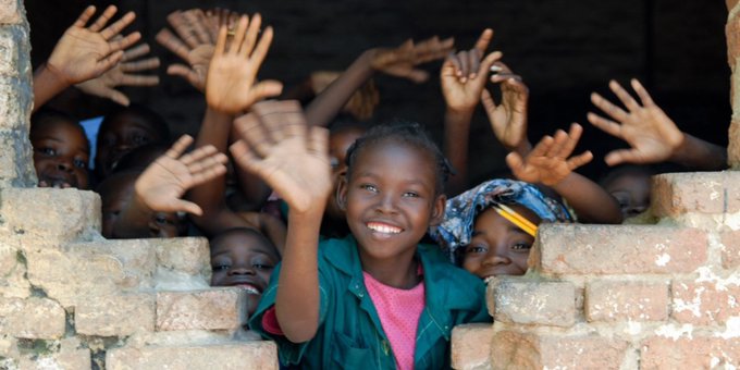 TeachersFor2030's tweet photo. Aligned to the #SDG4.c, the @_AfricanUnion's Continental Strategy for Africa 2016 -2025 #CESA1625 first Strategic Objective is to “Revitalize the teaching profession to ensure quality and relevance at all levels of education.”
📘 @UNESCOstat ➡️ https://t.co/ywcxwJTl8F https://t.co/DomodQvN4N