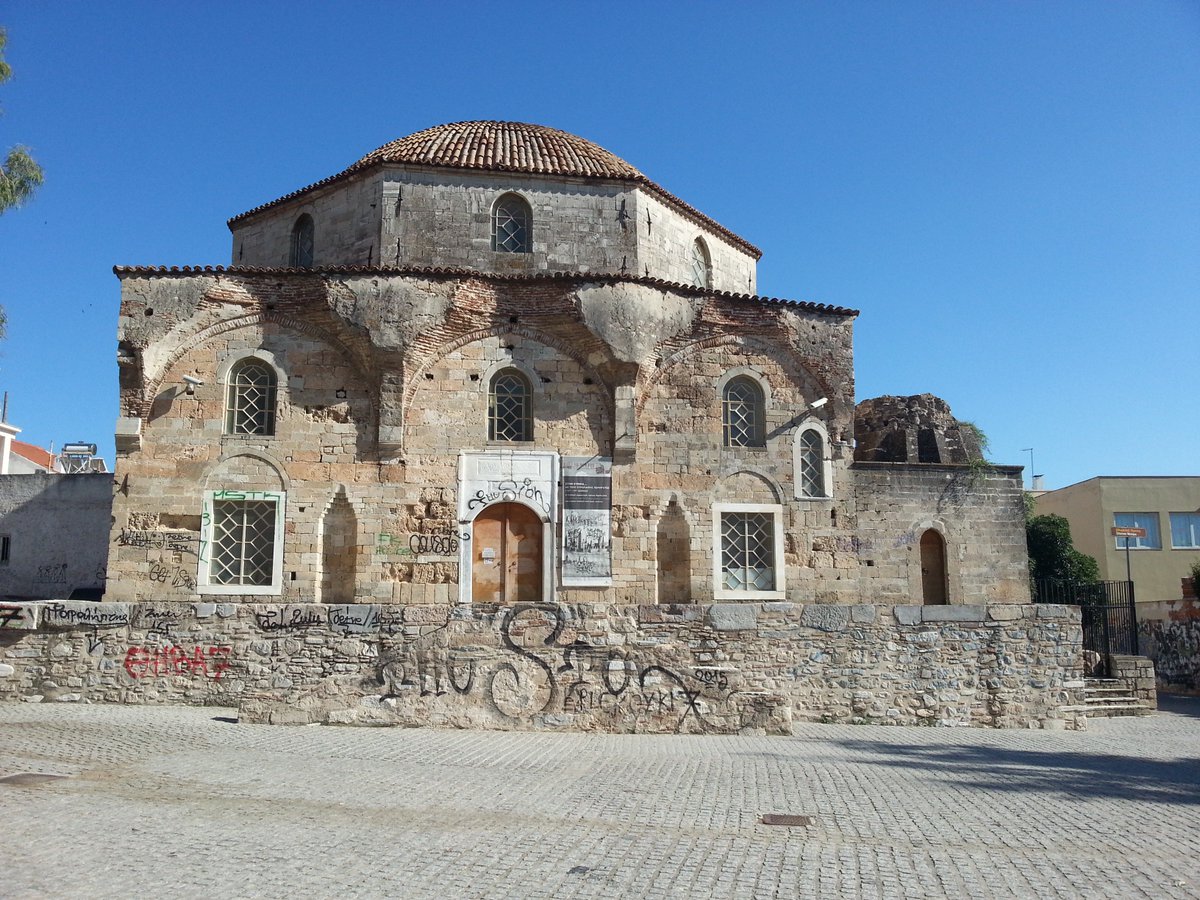 Emirzade Mosque, Eğriboz (Chalcis/Chalkida)The only surviving mosque of the once vibrant majority-Turkish town of Khalkis. After the local population was wiped out in 1831, the mosque somehow survived and is now an archeology museum annex  #Greece200years