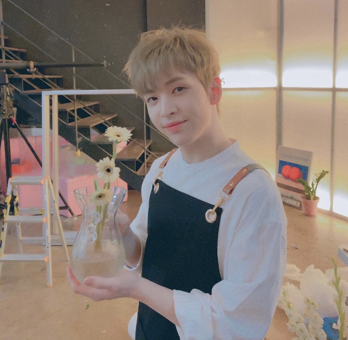 CRAVITYturkey's tweet photo. [260321] CRAVITY Instagram güncellemesi, Allen; 

"İlkbahar 🌸🥰

#CRAVITY #ALLEN #C_Günlük #LUVITY #geriyedönüş #CAFECRAVITY

#CRAVITY #크래비티 @CRAVITYstarship https://t.co/yPhoHyOqh0