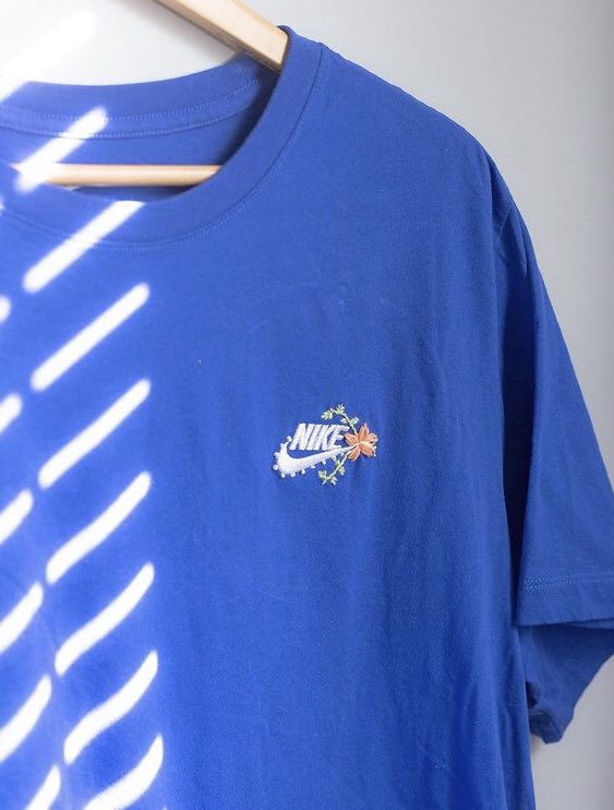 unpotedanslacom's tweet photo. Au Canada, ce studio créatif transforme vos vêtements NIKE avec des logos fleuris grâce à la broderie 🌸

Crédits : Sage Toronto https://t.co/uX4VCeOLzy