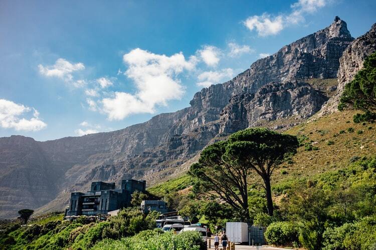 RockwellSuites's tweet photo. No trip to Cape Town is complete without taking in the view from the table top! #TableMountain is our most iconic landmark, with panoramic views and hiking opportunities to get your heart pumping.

More attractions: https://t.co/WEITfWVxPE 
#rockwell  #thingstodoincapetown https://t.co/7YVKGnqHxu