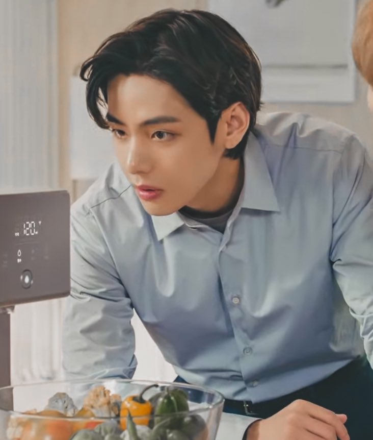 ASMARAALOKA's tweet photo. @lanetaekook "Lagi apa, hm?                      "sini ayah bantu
Masak bun?"                           motongnya. " https://t.co/srGnizzPAm