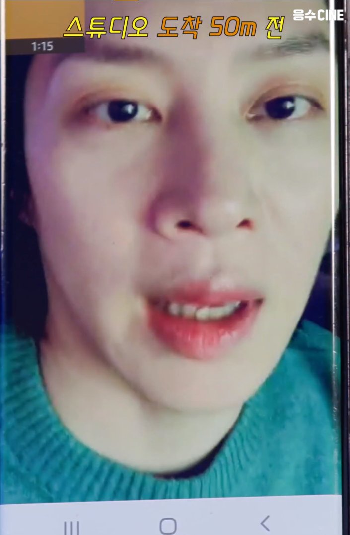 gangwondork's tweet photo. LOL Heechul is late for his Naver NOW guesting so the hosts video called him.

Here's the link: https://t.co/Zeljt44Ttc https://t.co/M810Hr1H4E