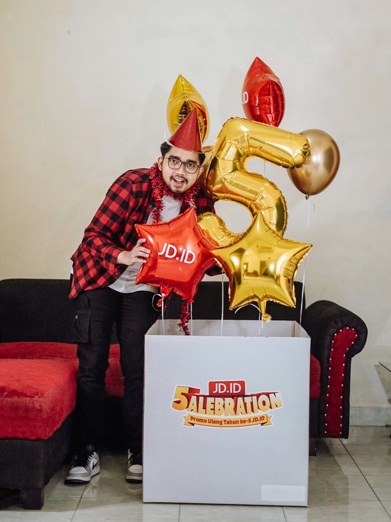 met anniversary yang ke-5 @jdid!
semoga makin keren, makin lengkap barang2 orinya!

di hari bahagia ini, ada Samsung Galaxy A21s nih buat kalian.
caranya coba RT Tweet ini dan buat ucapan ultah buat @jdid di reply!
jangan lupa follow &amp; mention @jdid ya, terus pake #JD5TH 

lesgo!