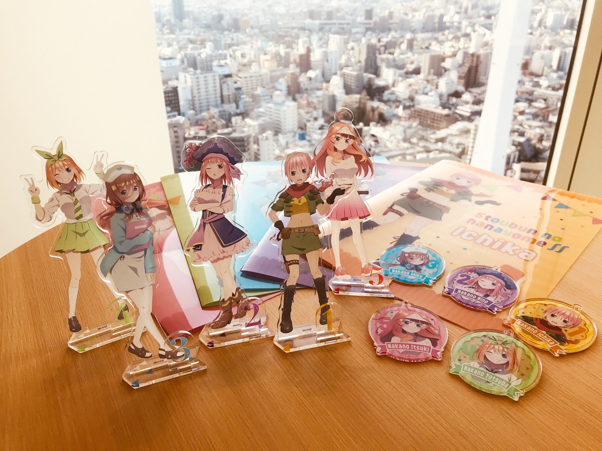 株式会社アニメイト 五等分の花嫁 五つ子ちゃんお誕生日おめでとう ハッピーバースデーキャンペーン21 コミックス特典で着用した衣装の五つ子です 3月28日 日 までのご予約で メッセージカード がランダムで手に入るフェア 株式会社アニメイト 五等分の花嫁 五つ子ちゃんお誕生日おめでとう ハッピーバースデーキャンペーン21 コミックス特典で着用した衣装の五つ子です 3月28日 日 までのご予約で メッセージカード がランダムで手に入るフェア
