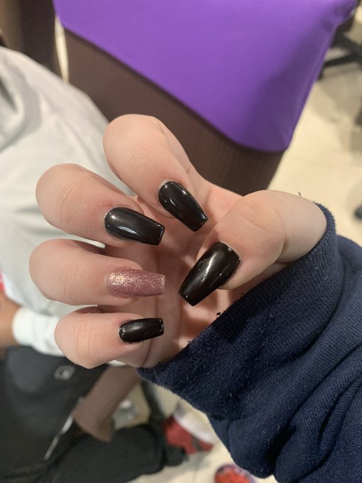 So I got my nails done the other day https://t.co/uPtXGP4540