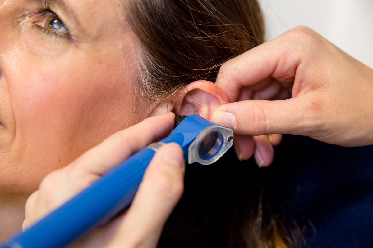 TheHearingSuite's tweet photo. Our ears.

Outer, which a healthcare professional can look into with a torch or microscope.

Middle, behind your eardrum, with the three smallest bones in the human body; the hammer, anvil and stirrup.

Inner, where the tiny little hear cells conduct information to your brain. https://t.co/7VppDLAJGc