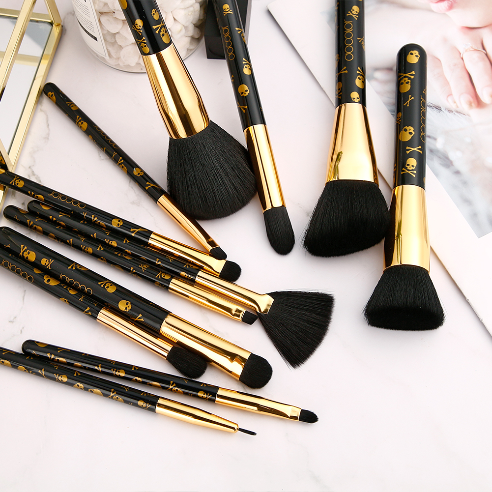 Docolorofficial's tweet photo. Classic goth skull on the handle👻☠️
Featuring our Goth - 12 Piece Makeup Brush Set
$21.59 after using the code of 😱docolor10😱
link🛒 https://t.co/NYDep1mp9w
#docolor #docolorbrush #MakeupBrushSet #highlightbrush #makeup #eyebrushset #gothbrushset https://t.co/OAigycTf7v