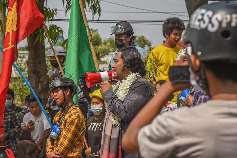maytoekhine's tweet photo. Thousands of people gather to protest against #militaryjunta in #Monywa. What a sight that gives you strength! #WhatsHappeningInMyanmar #Mar26Coup https://t.co/TTYFJV2hRm