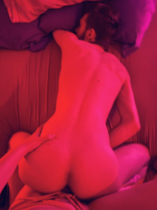 I got my guts re-arranged by my partner tonight. What were y&rsquo;all up to? https://t.co/eNWujm4Ucl