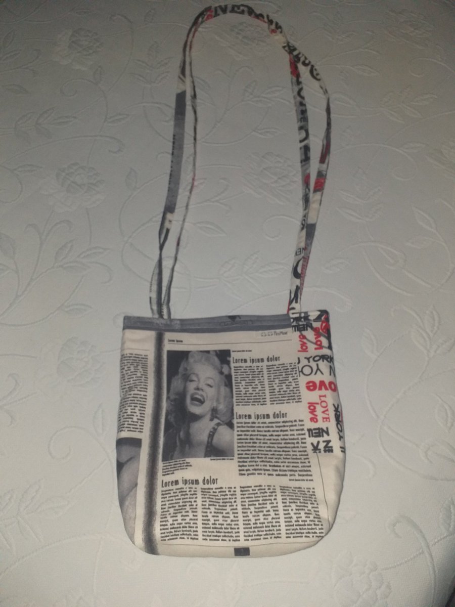 PicoMene's tweet photo. Estos bolsos de tela sirvieron para ponerme de nuevo en modo relax, cuando la apatía me inundó mi Ángel me puso en las manos estas bonitas telas para que yo reiniciara el proceso.
#graciasalacosturaquemehadadotanto #unica #marca #picomene https://t.co/MKybHMJz4V