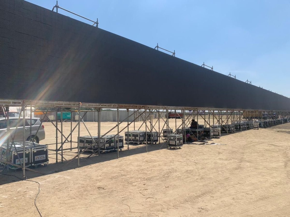 guobinn's tweet photo. 2500 square meter outdoor 4.8mm for an event. #led #stagedesign #production #ledwall #lighting #ledtech #lights #behindthescenes #leddisplay #ledmapping #techlife #audiovisual #ledwallscreen #ledscreen #videowall #eventproduction #brightnessblog #futuretechnology #ledtechnology https://t.co/XBv9OYVJix