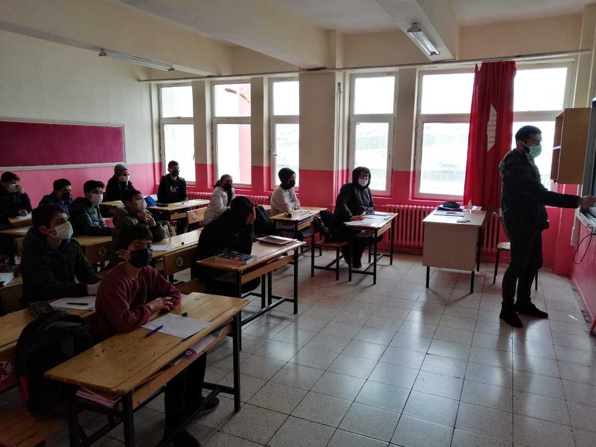 BingolRam's tweet photo. #Evderehberimyanımda projesi kapsamında kurumumuz öğretmenleri tarafından Ilıcalar Ş. M. Sancar YİBO öğrencilerine #MOTİVASYON konulu seminer verildi. @bingolmem @RahmiGuney @yusuf_tokus @arge_mem @Ademalp12 https://t.co/xIKcccdISs