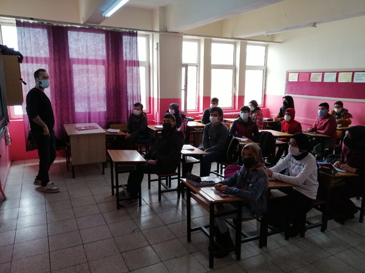 BingolRam's tweet photo. #Evderehberimyanımda projesi kapsamında kurumumuz öğretmenleri tarafından Ilıcalar Ş. M. Sancar YİBO öğrencilerine #MOTİVASYON konulu seminer verildi. @bingolmem @RahmiGuney @yusuf_tokus @arge_mem @Ademalp12 https://t.co/xIKcccdISs