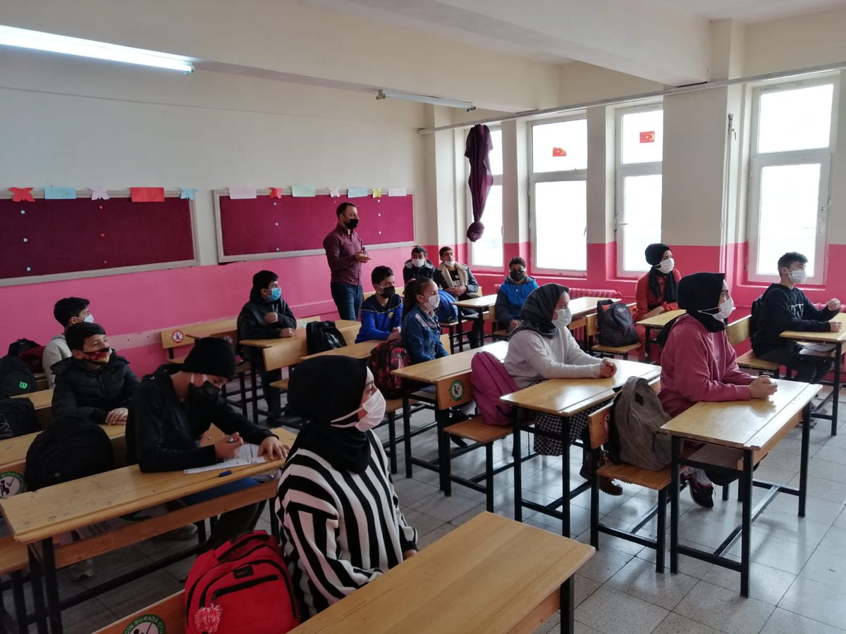 #Evderehberimyanımda projesi kapsamında kurumumuz öğretmenleri tarafından Ilıcalar Ş. M. Sancar YİBO öğrencilerine #MOTİVASYON konulu seminer verildi. <a href="/bingolmem/">Bingöl MEM</a> <a href="/RahmiGuney/">Rahmi GÜNEY</a> <a href="/yusuf_tokus/">Yusuf TOKUŞ</a> <a href="/arge_mem/">Bingöl Mem Arge</a> <a href="/Ademalp12/">adem alp</a>