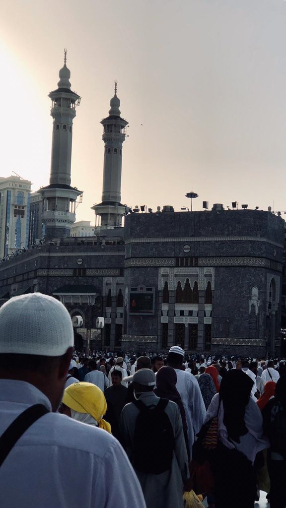 اللهم اجعل في قلوبنا نوراً وفي سمعنا نوراً وفي بصرنا نوراً ومن بين ايدينا ومن خلفنا نوراً ، ومن فوقنا نوراً ، ومن تحتنا نوراً ، واجعل لنا نوراً 🌸

#جمعة_مباركة 

#يوم_الجمعة #الاغلاق_تام #صباح_الخير  #جمعه_مباركه