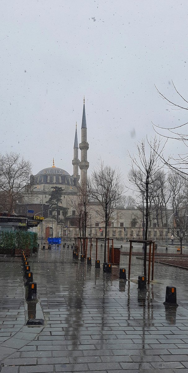 01Puni's tweet photo. #Gunaydin #HayırlıSabahlar #İstanbul #ComeToTurkey #Erkencitayfa #üsküdar #hayirlicumalar #architecture #mosgue https://t.co/n0lbSMrZIE