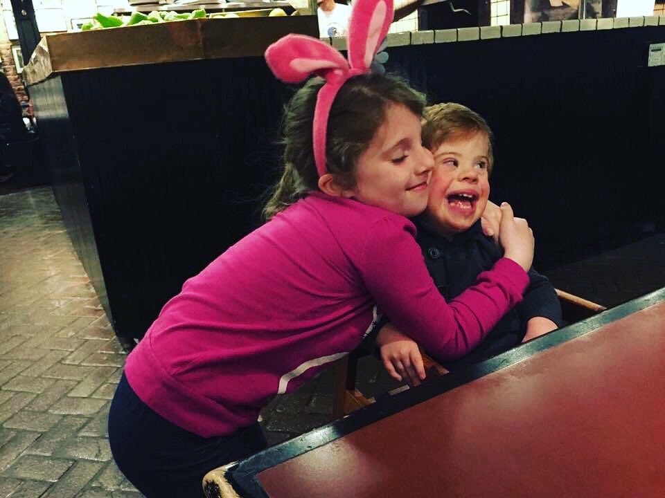 daly_brooke's tweet photo. Happy Friday from Finn and Rosie too! #finnfriday @WFSBnews @MyCTCommunity @WeHartford @WestHartfordMag @FriendsOfFeeney @NicoleNalepaTV @3esp @ireneoconnorch3 @courtneyzieller https://t.co/6uzm7cg7P4