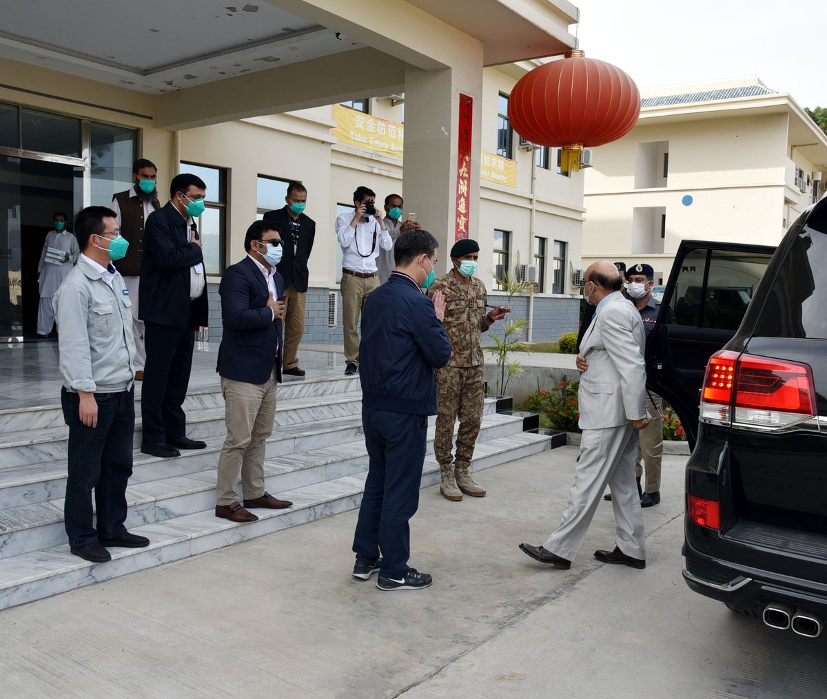 Masood__Khan's tweet photo. March 25; Holar: Being received by Mr. Yao Feixiong, CEO China Three Gorges on arrival at Karot Hydropower Project site.

Also present were:
- Guo Feng DCEO, KPCL.
- Zhang Xiangjun, GM  Environment Social &amp; Safety 
   Department KPCL.
- Zhang wi, Admin Manager.
#Holar #Karot https://t.co/BCoIDvDlFU