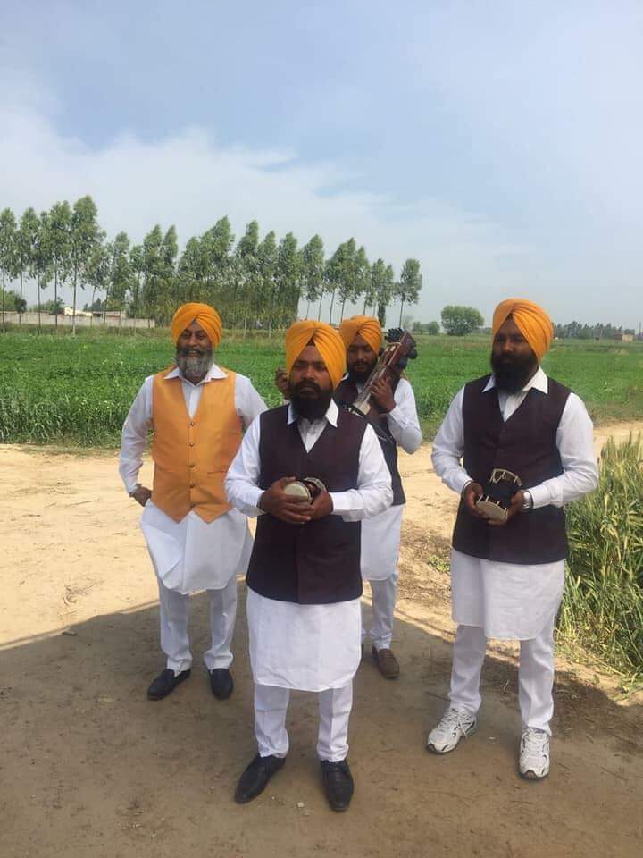 SharniWorldWide's tweet photo. A memory 3 years ago at rhe videoshoot for Desh Vaaste Soormeh with @rahhpal @kakamohanwalia
@DharamSeva video by Harry Singh/Preet Singh #TimeProductions
Check the track out here👑 https://t.co/GoetVDnJbV https://t.co/hg4fXoVBhs