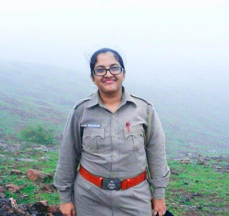 banduplan's tweet photo. अमरावती, मेळघाट, हरीसाल @RFO अधिकारी दीपाली चव्हाण आत्महत्या प्रकरण...
मिळालेली सुसाईड नोट, वरिष्ठ अधिकरी यांच्या जाचाला त्रासून आत्महत्या करित असल्याची बाब स्पष्ट, सदर प्रकरणाची गंभीर दखल घेत वरिष्ठ पातळीवरून चौकशी करण्यात यावी...
@CMOMaharashtra @uddhavthackeray @AUThackeray https://t.co/y2aNn5LWzL