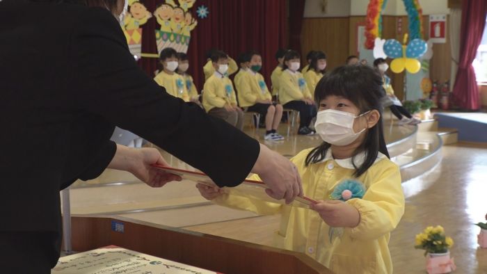 上越妙高タウン情報 公立保育園で卒園式 南川保育園は統合後初の卒園生 T Co Ydgmhjd8rq 上越市38園 妙高市10園のすべての公立保育園で 26日に卒園式が行われました このうち上越市立南川保育園では 昨年度末に くびきひよこ園 と統合され