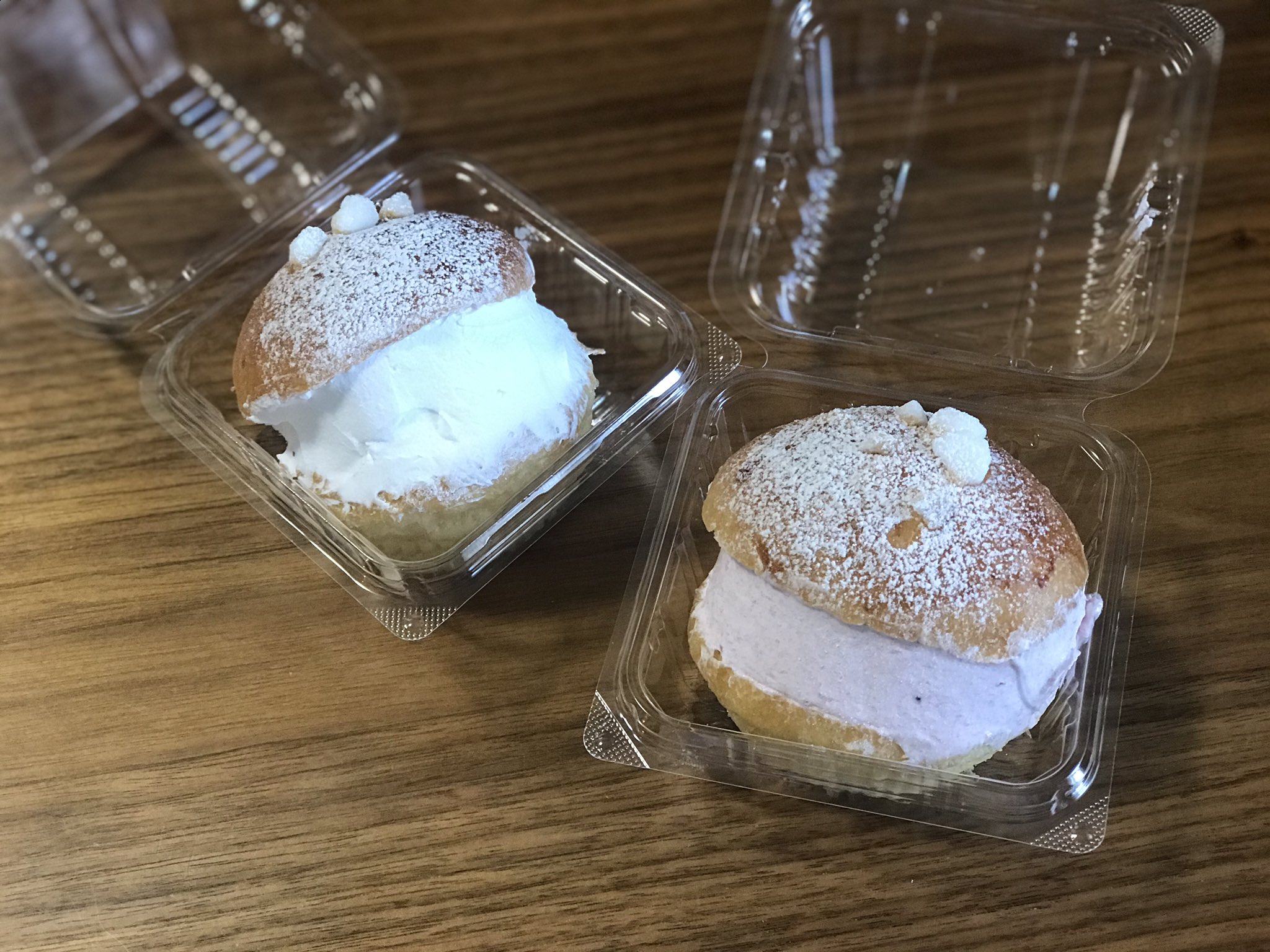 Nagosaka 大阪 寺田町 のパン屋さん Bomborino でマリトッツォ買ってみたよ ふつうのクリーム160円とストロベリー180円 小ぶりサイズで食べやすくていい おいしかった 大阪パン屋 寺田町パン屋 大阪スイーツ 寺田町スイーツ 大阪マリトッツォ