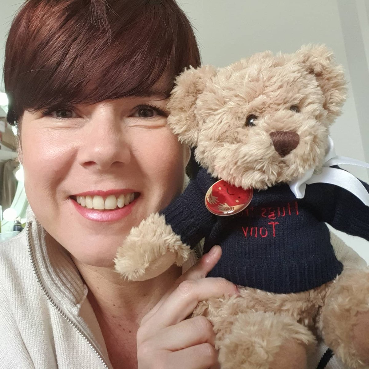 juroberts_julia's tweet photo. How cute is this bear! A wonderful gift from @paula_hudgell and a special little boy who means so much to so many. You can't beat a bear hug from Tony! #bearsjourney #superstar #thisboycan #differentlyabled #doubleamputee #tonyslaw #childcrueltyregister https://t.co/tF5cauy147