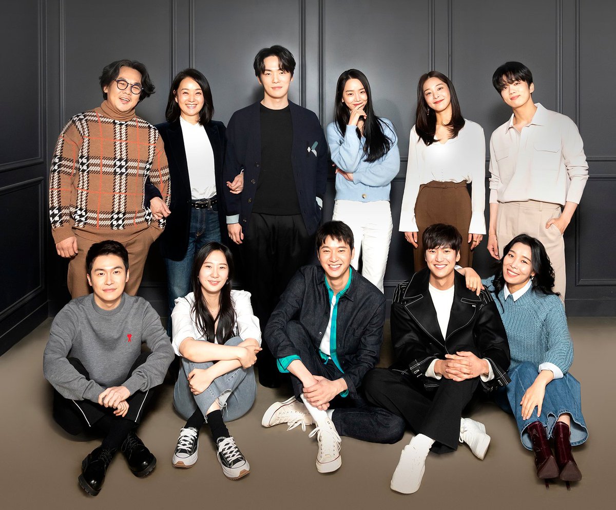 marie_ji11's tweet photo. To Mr. Queen's family including the staff and crews, be strong!! QC nation is always here for you guys!! We love you!! https://t.co/rVpLUEMA9M