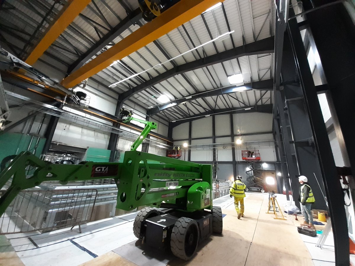 CoraKwiat's tweet photo. Great progress on world-leading @BristolUni  @UKCRIC  Soil-Foundation-Structure-Interaction Laboratory #SoFSI #engineering @StrideTreglown @ArupUK @AECOM @AndrewScottLtd https://t.co/ssQRJsvste