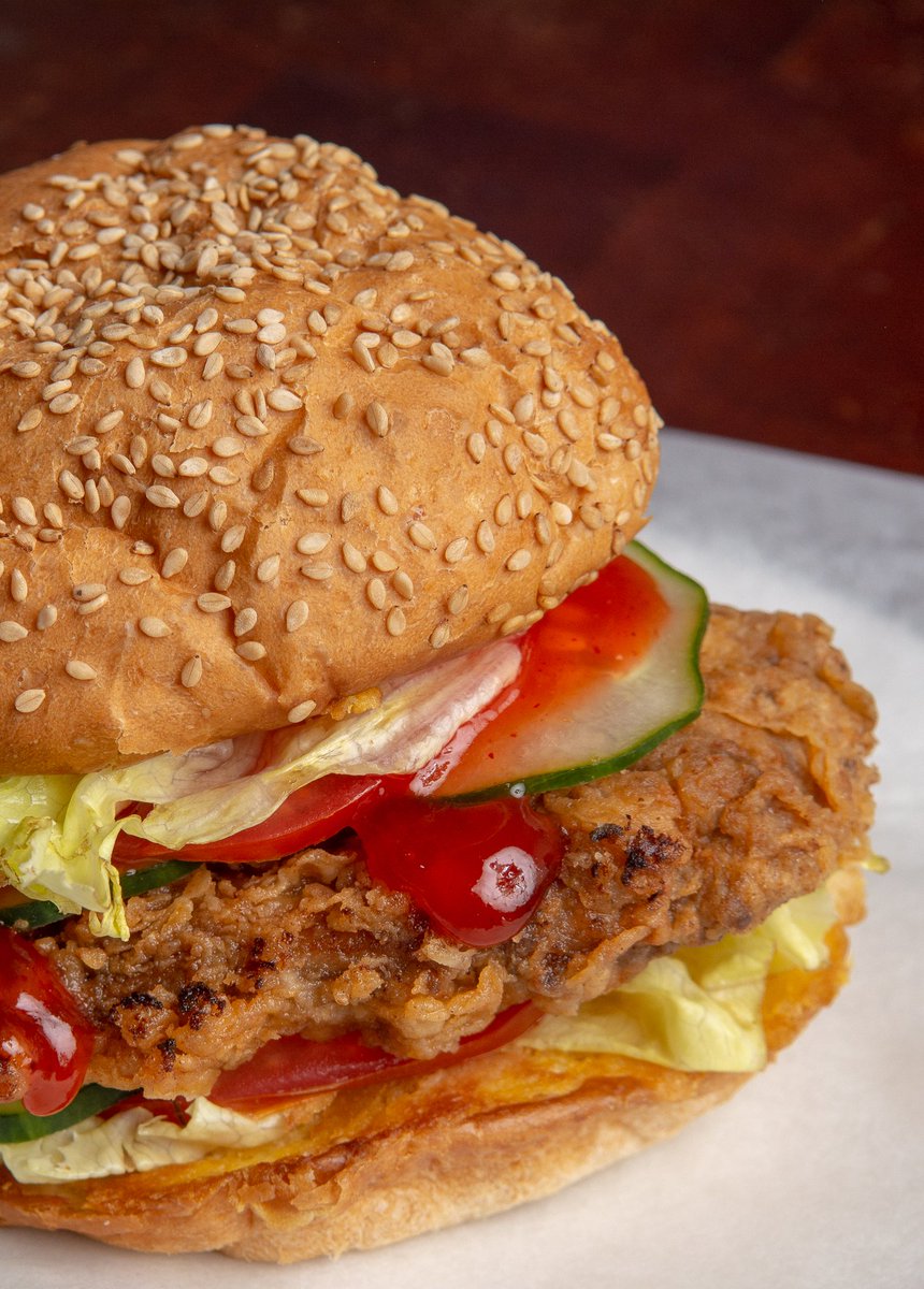 LymasonWheels's tweet photo. So Tasty 😋

Grab your Chicken Zinger Burgers at 250/- only. 

We deliver only within Nairobi ✨
#lymasonwheels https://t.co/y4ImPviWDM