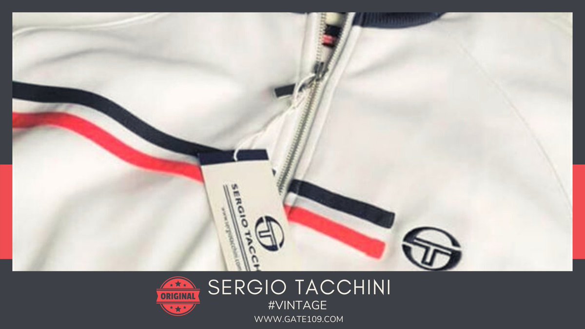 gate109napoli's tweet photo. Felpa vintage di Sergio Tacchini con sfondo bianco, motivo in rosso e blu e logo sul petto.
Condizione 10/10 con cartellino
https://t.co/Y6ddbavB2D

@gate109napoli #vintage #sergiotacchini #abbigliamentovintage #vintageclothing #gate109 https://t.co/GYtoWiwGyO