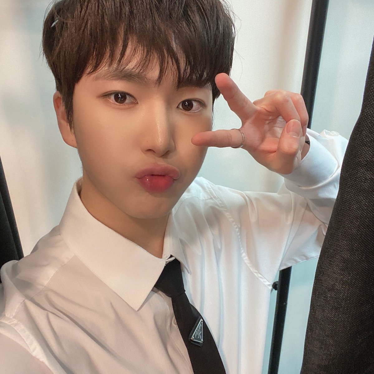 OmegaX_members's tweet photo. [#OX]

쁘이✌️쁘이✌️
우리 얼른 만나요!!

#OMEGA_X #오메가엑스 #KEVIN https://t.co/lQK6tOpGCY
