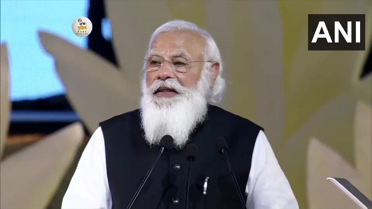 ANI's tweet photo. I would like to remind brothers & sisters in Bangladesh with pride, being involved in the struggle for independence of Bangladesh was one of first movements of my life. I must have been 20-22 years old when I&my colleagues did Satyagraha for Bangladesh's freedom: PM Modi in Dhaka https://t.co/f6O68ldPfn