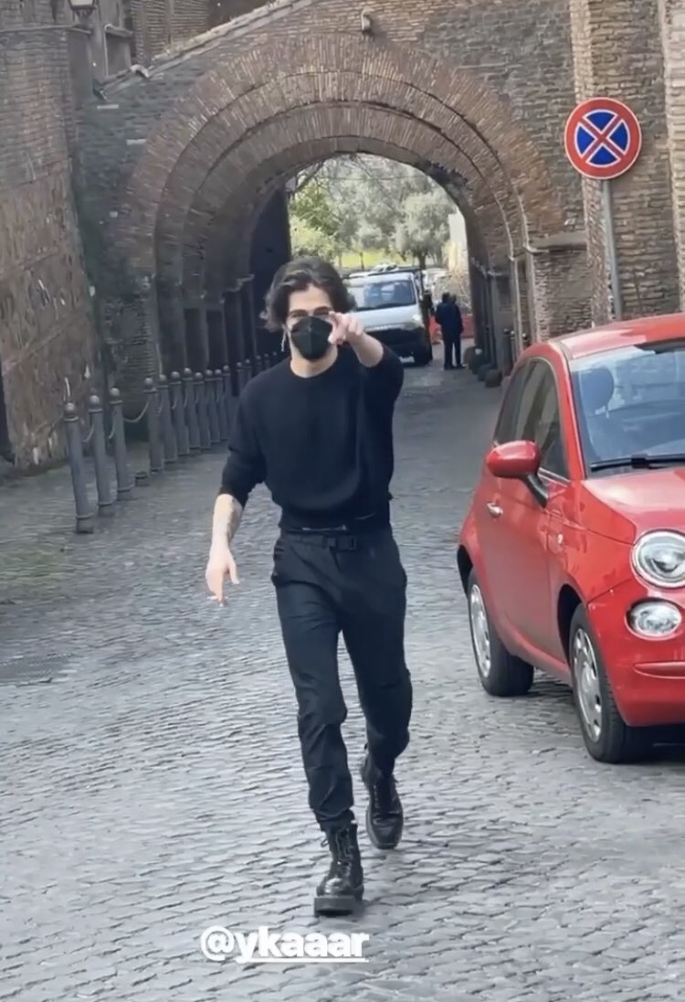 justmaneskinpic's tweet photo. damiano nelle storie ig della band (pt1) https://t.co/2O0gScG9Pe